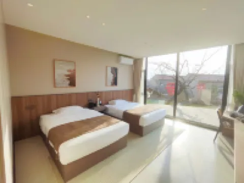 Zaohua Hot Spring Resort Hotel a Jishan