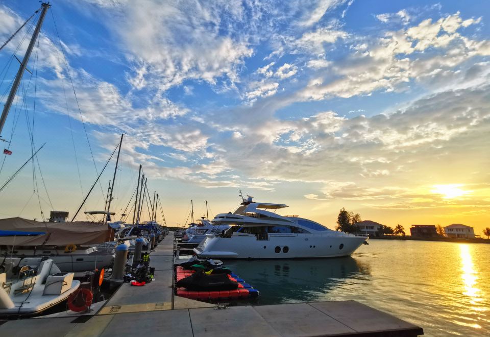 PD Avillion Admiral Cove의 깔끔한 스튜디오 내부