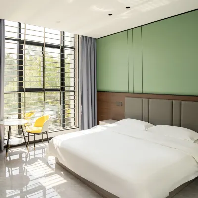 Shishi Fuhuaying Apartment (Quanzhou Ocean Vocational College) Hotels near Shishi’s ‘Little Weihai’ Beach(Dongda'an)