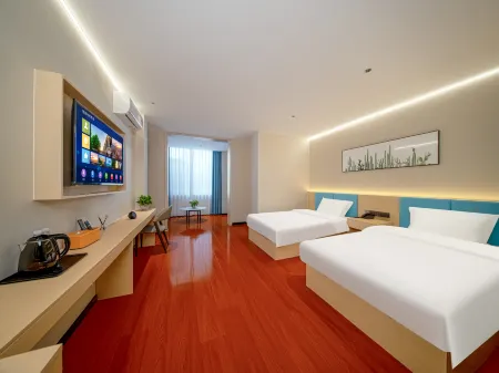 Dingfeng International Hotel (Dezhou High-speed Rail East Station) Отели рядом с достопримечательностью «Dezhou Zoological and Botanical Garden»