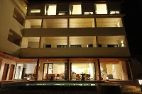 Four Seasons Hot Spring Private Soup Resort Hotel Các khách sạn ở Lô Định