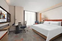 ハンプトンbyヒルトンホテル 青島ロウ山石老人海水浴場 青島体育センター-球類訓練場周辺のホテル