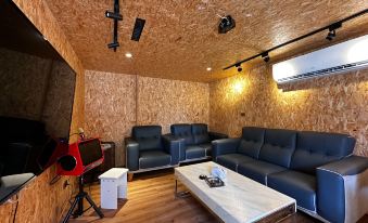 Yu Yue Log Cabin