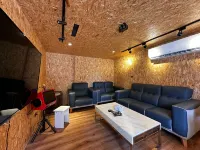 Yu Yue Log Cabin