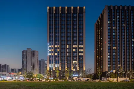 Yilong Anyun Hotel (Xianlin University City Dongliu Subway Station Branch) Отели рядом с достопримечательностью «Nanjing University of Science and Technology Zijin College»