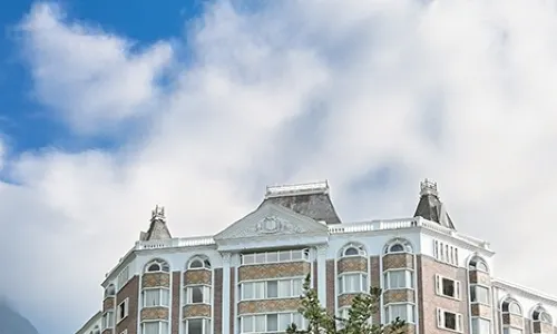 Le Midi Hotel Chitou