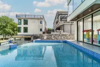 Yunqi Lemon · Petrichor Mountain-View Villa · Rafting & Stream Trekking · Family Waterfront Cottage