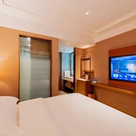 Vienna Hotel (Luohe Station Xintiandi Pedestrian Street Branch)