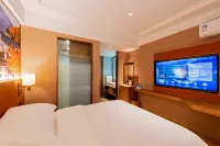 Vienna Hotel (Luohe Railway Station)