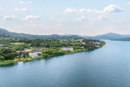 The Hill House Yangpyeong Отели в г. Янпхён