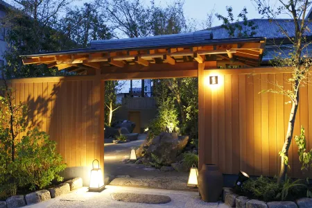 Yoshiharu Ryokan – Izu Nagaoka Onsen Отели рядом со станцией Ōhito Railway Station