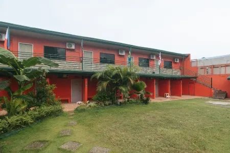 Max Travellers Inn by RedDoorz