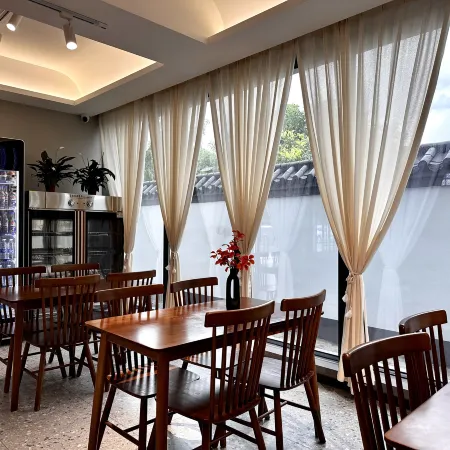 Baima General's Mansion Hotel (Yili General's Mansion)