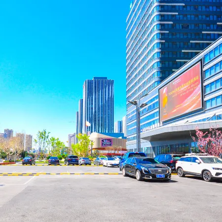 Wuzhou Yunzhu Business Hotel (Development Zone Wanda Plaza Zhongtian Yunjing)