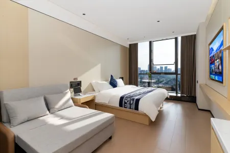 Miaohuang Royal · Cloud Realm & Wild Trace High-Altitude Scenic View Hotel Отели рядом с достопримечательностью «Guizhou Traffic Technician College»