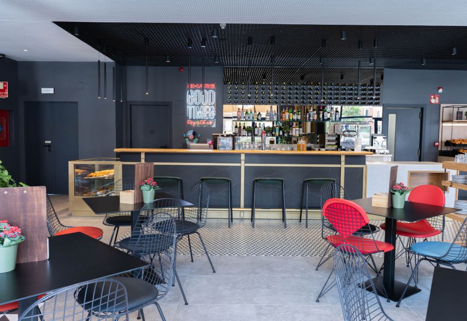 3. 이비스 말라가 ..