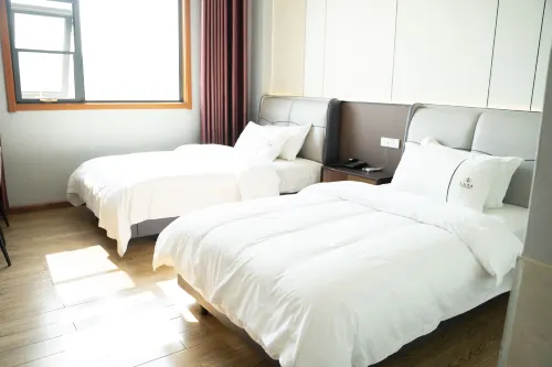 Lankao Tianchi Business Hotel