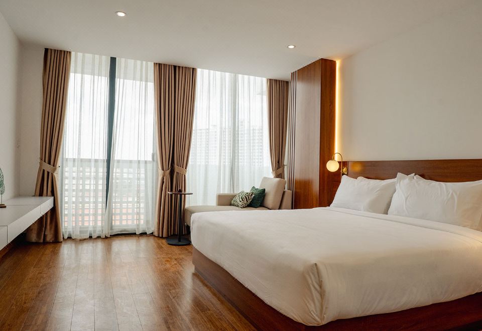 [The Scenic Hotel의 현대적인 로비 공간]