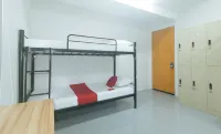 RedDoorz @ Qhouzz near PUP