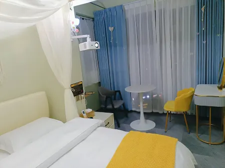 Yibin Rujia Yu Homestay (Bangtai International Community) Отели рядом с достопримечательностью «Yibin College Lingang Campus (Phase 1)»