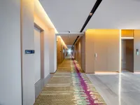 Meilifeng Hotel (Rongcheng High Speed Railway Station) - parking