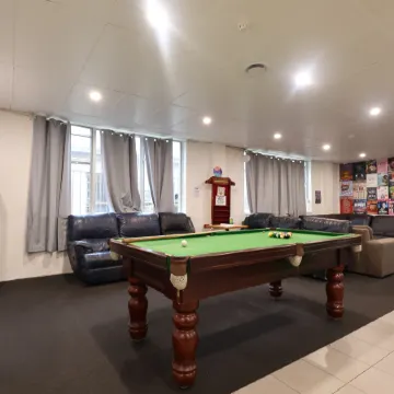 Perth City Backpackers Hostel - note - Valid passport required to check in