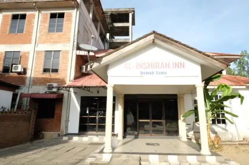 OYO 1017 Al-Inshirah Inn Hôtels à : Pendek