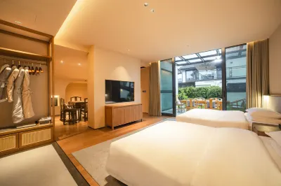 Gaoqiao Li · Mountain-Side Courtyard Hotels near Zhanggou Town