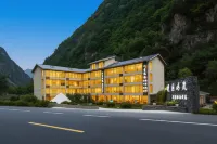 Xiaoyue Qinglan Garden Private Hot Spring Hotel (Lixiao Road Branch, Bipenggou Scenic Area)