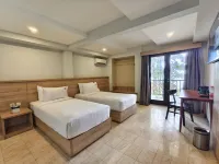 The West Cove Hotel Hotels in Cinangka