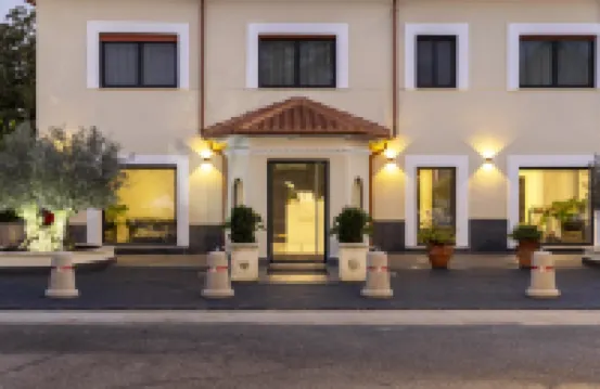 Hotel Eurogarden Hotel berhampiran Museo Crocetti