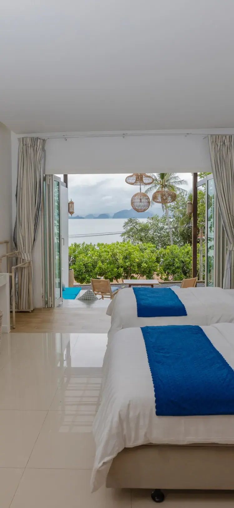 ห้องดีลักซ์ วิวทะเล เตียงแฝด