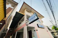 Baan Sabai Guesthouse Hotels in Nawarat