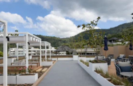 ザ プラウド カロン ビーチ プーケット トレードマーク コレクション バイ ウィンダム カロン ビューポイント周辺のホテル