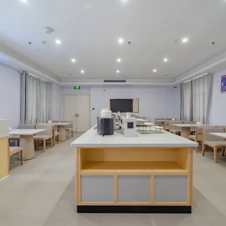 Borman Hotel (Huaining County Zhenning Road County Government)
