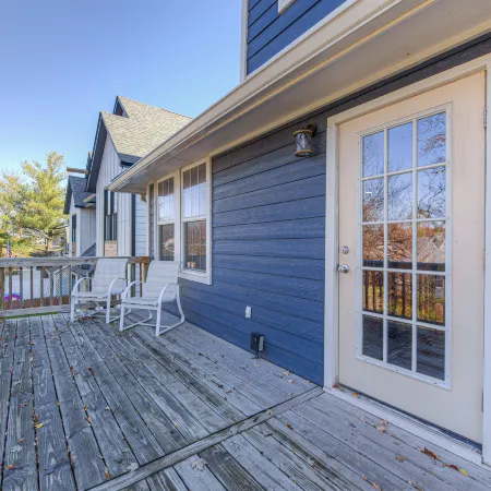 Spacious Renovated Home Near Attractions