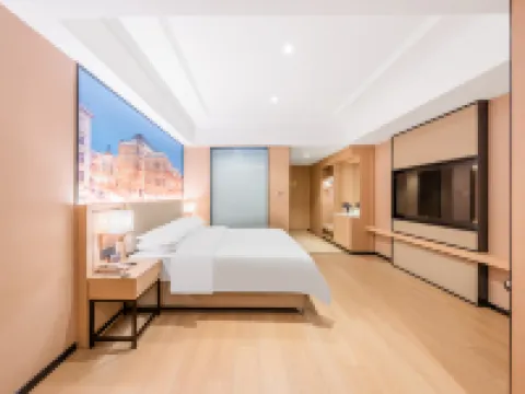 Vienna Hotel (Zhenjiang Railway Station, Xijin Ferry)