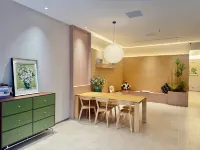 Locke Hotel (Luoyang Longmen High-speed Rail Station Branch)