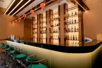 Zhuhai Elephant to the Hotel - Barer