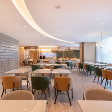 Atour Hotel International Expo Center Sixin Wuhan Отели рядом с достопримечательностью «Третья Средняя Школа Вухана»