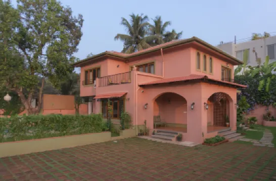 Flor do lis - 4 BHK Poolside villa in Vagator Hotels in 