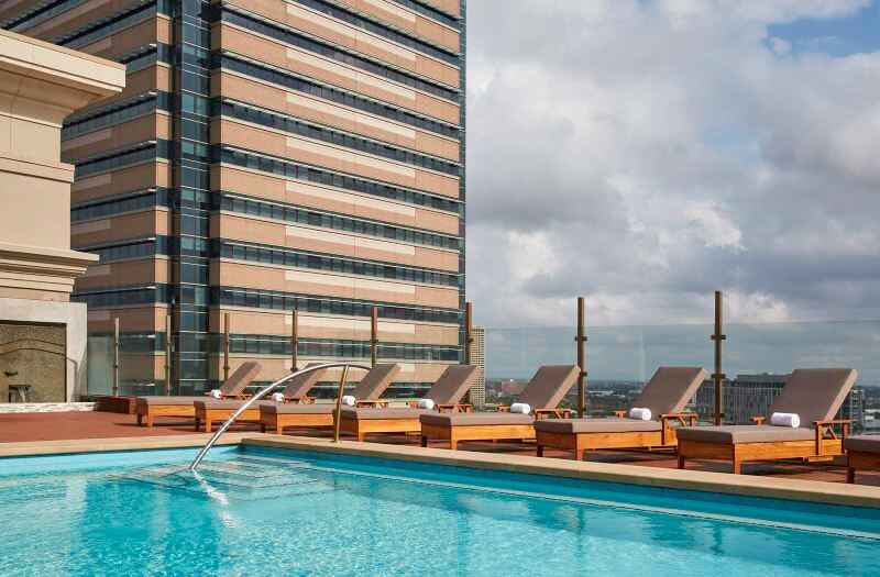 Blossom Hotel Houston, Curio Collection by Hilton