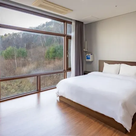 Hotelaround Forest Отели рядом с достопримечательностью «Лыжный курорт Феникс Парк»
