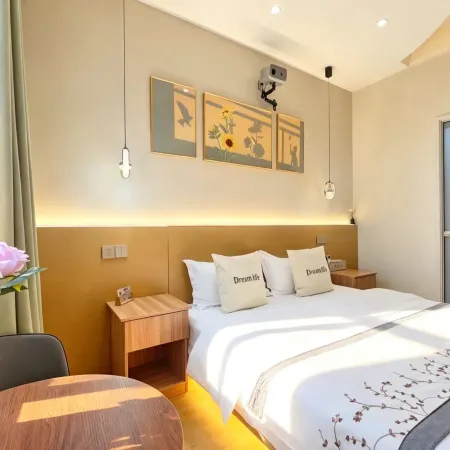 LUO TING HOMESTAY(Luoyi Ancient City Store)