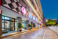 Qifan Hotel (Kunming Railway Station Huannan South Road Metro Station Branch)