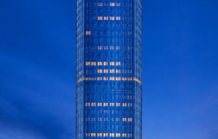 NATO.Walking in the Clouds    Hotel