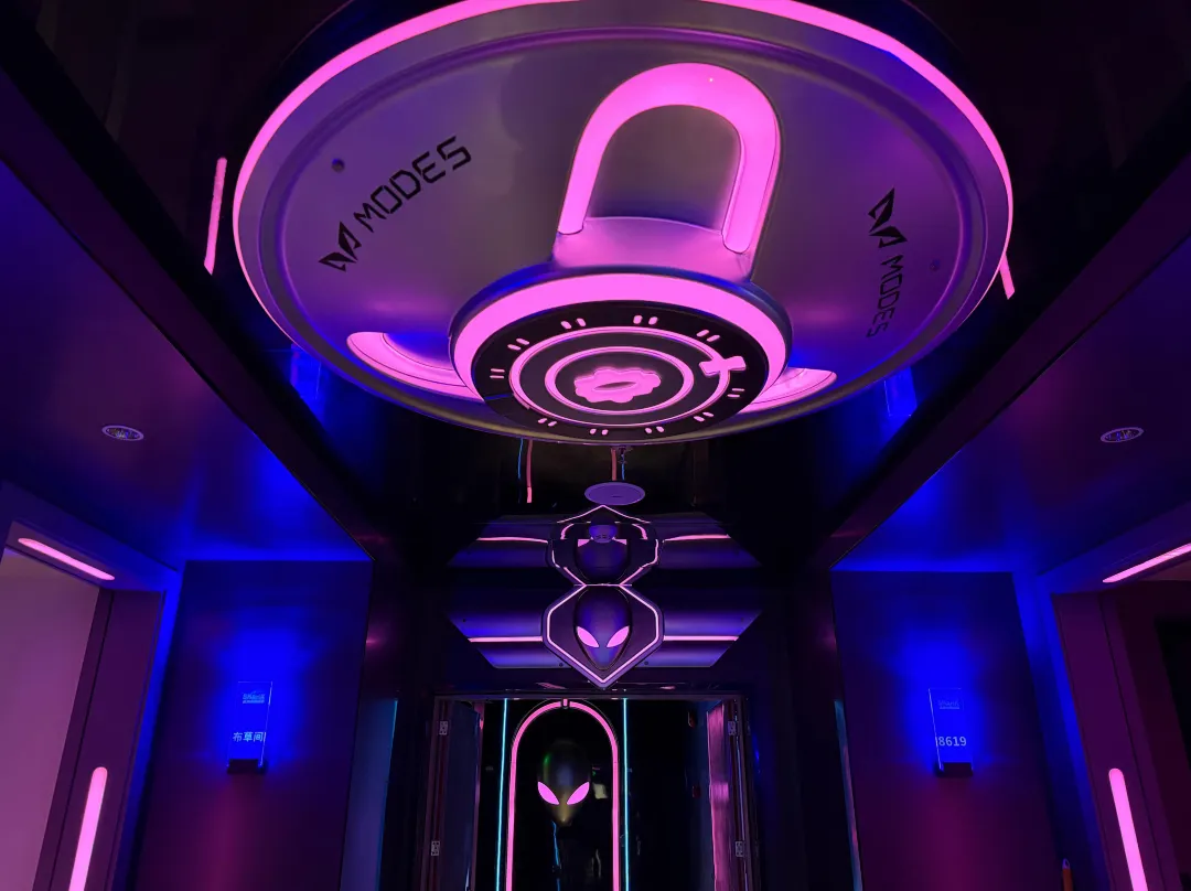 Shark E-sports Hotel - 