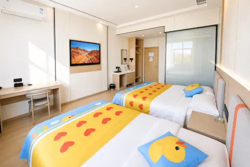 Yilu Harbor Hotel (Linze colorful Danxia store)