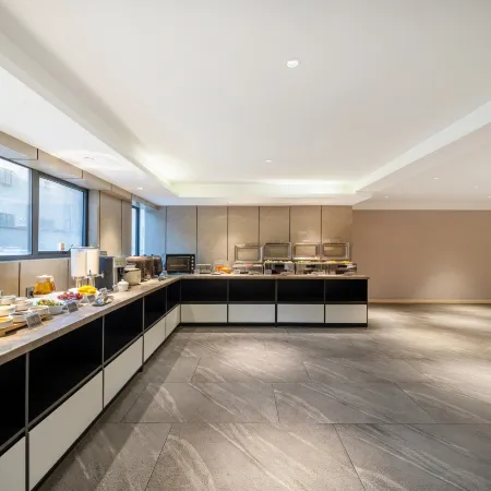 Homeinn Plus Hotel (Danzhou Summer Square Bus Station)