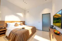 Yue Man · Slowdown - Snow Mountain View Luxury Resort (Baisha) - 2 ดาว